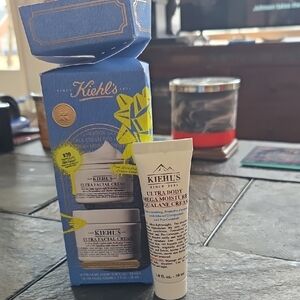 Kiehl's Ultra Body Mega Moisture Squalane Cream - Blue and White